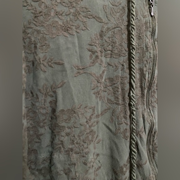 Anthropologie Saturday Sunday Zip Up Embroidered Gray/Green Hoodie in Size Small - Picture 4 of 13